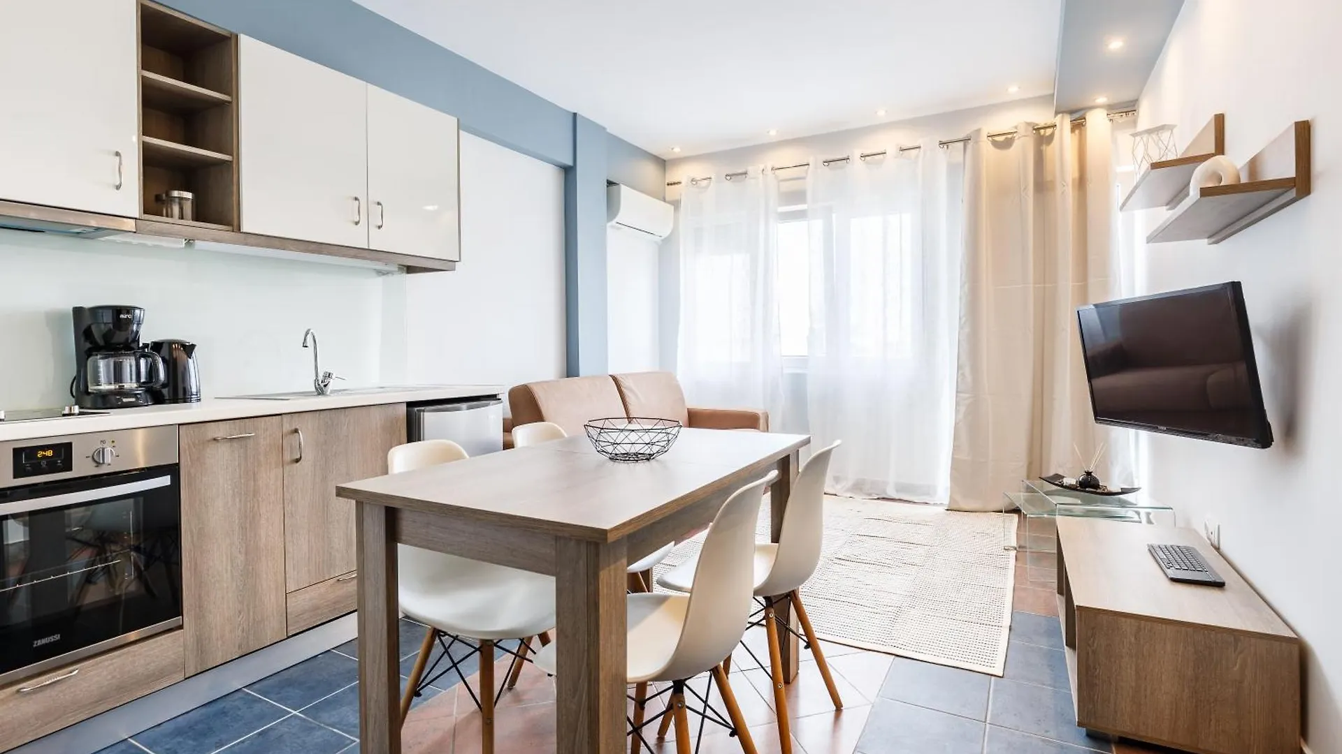 Evel'S Home Suites Thessaloniki Apartment