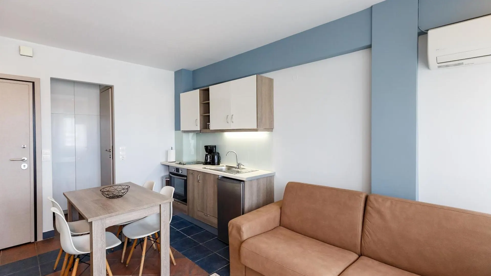 アパート Evel'S Home Suites テッサロニキ