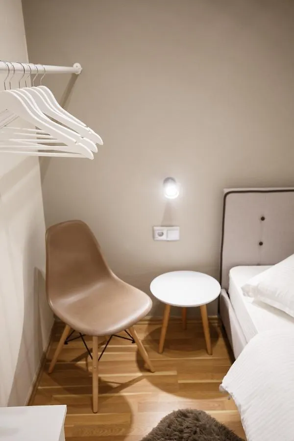 アパート Evel'S Home Suites テッサロニキ